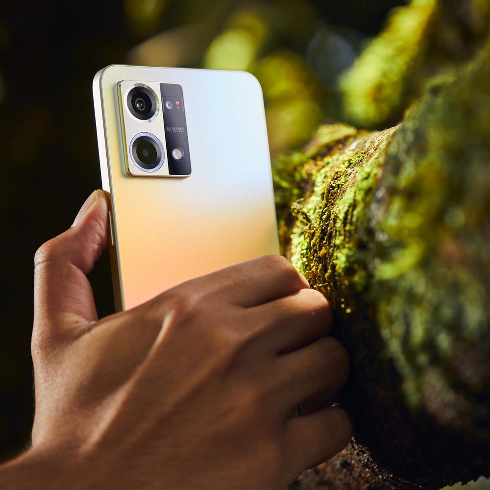 Celular Oppo, 2023.
