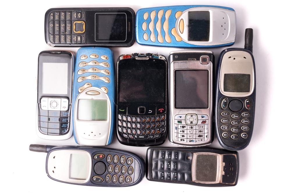 Imagen representativa de celulares viejos